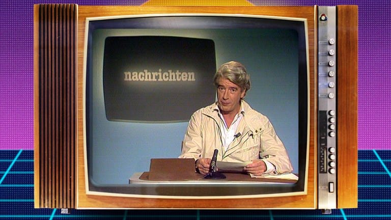 Rudi Carell moderiert die Sportnachrichten von 1983 in der Sendung "Sport unter der Lupe", Folge 316)  