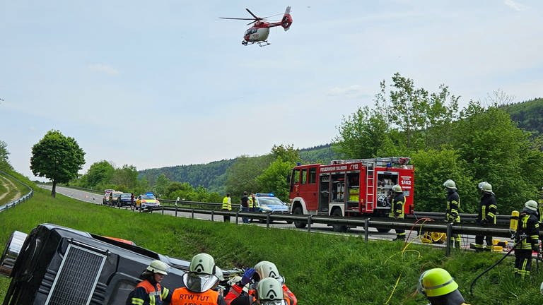Unfall bei Talheim - Feuerwehr im Einsatz. Senior hindert Hubschrauber an Landung. | Bild: Feuerwehr Trossingen