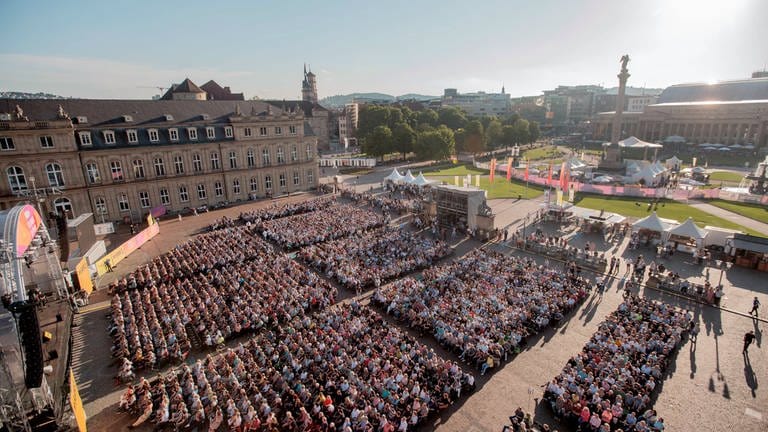 Impressionen vom SWR Sommerfestival 2023 auf dem Schlossplatz in Stuttgart. 