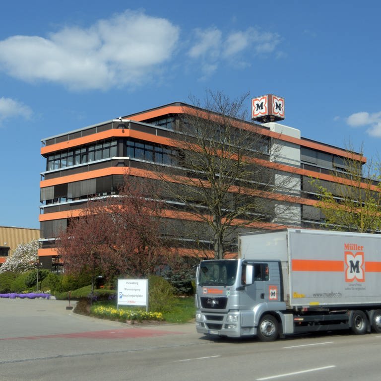 Die Zentrale der Müller Drogerie in Ulm. Der Unternehmer Erwin Müller wird von drei Adoptivkindern verklagt.