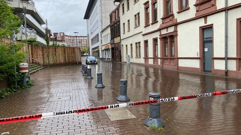 Geldautomat in Ludwigshafen gesprengt Sprengstoffreste zunächst vor Ort