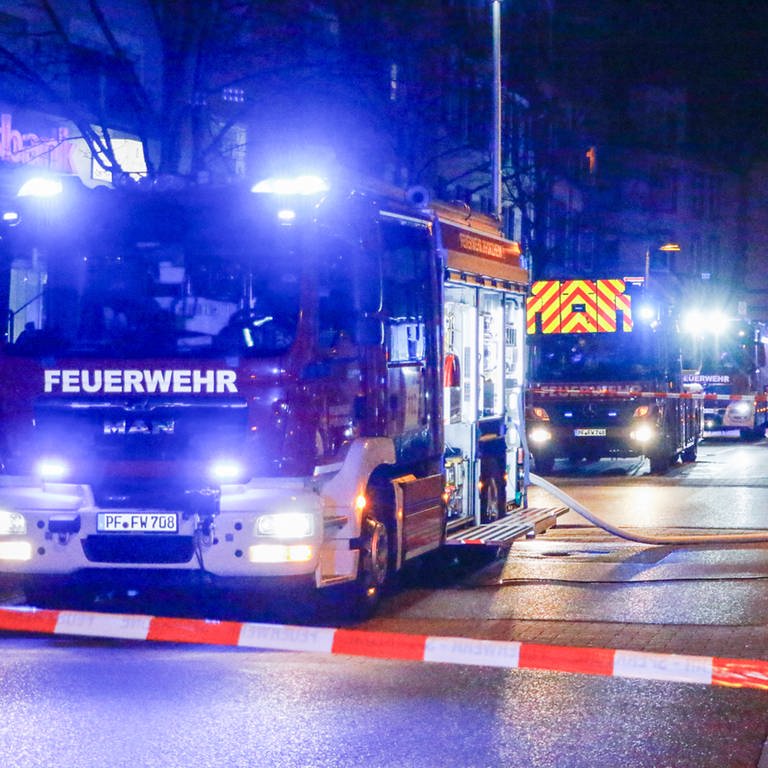 Wegen Gefahrenlage in Pforzheim rückten Feuerwehr und Polizei an. Ein Haus musste evakuiert werden.