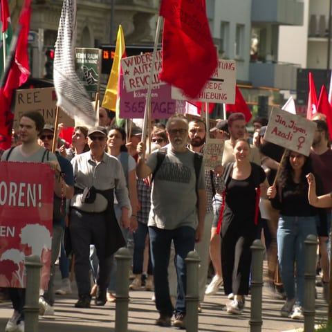 In Mainz demonstrierten am 1. Mai verschiedene Gruppen und Gewerkschaften.