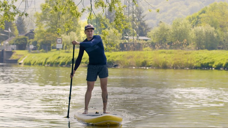 Stand Up Paddling auf der Lahn – Markus aus Fachbach lebt den Wassersport