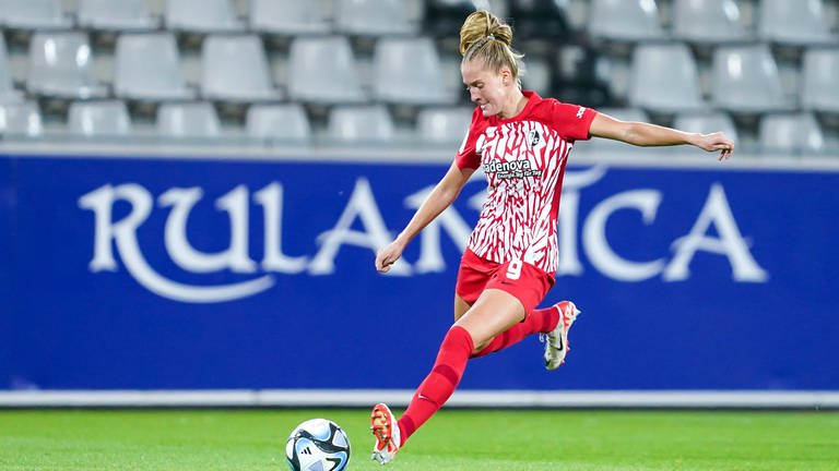 Nationalspielerin Janina Minge wird den Bundesligisten SC Freiburg am Saisonende verlassen.