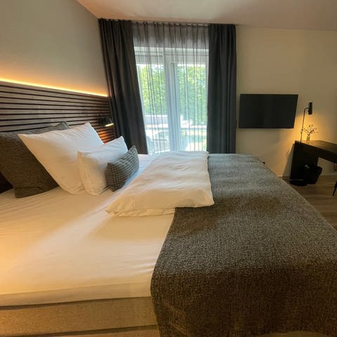 Auch die Hotelzimmer in Ludwigsburg sind renoviert worden. Das belgische Team hat sich für die Zeit während er EM lichtundurchlässige Vorhänge und große Fernseher gewünscht.
