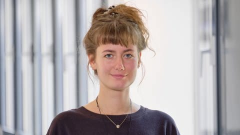 Mia Zundel ist Reporterin für Hörfunk, Online und Fernsehen beim SWR im Studio Tübingen.
