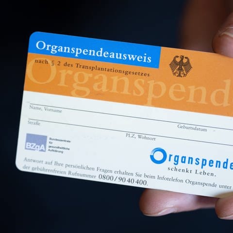 Ein Organspendeausweis. Rheinland-Pfalz unterstützt eine Initiative für eine Widerspruchslösung bei der Organspende
