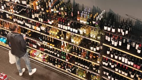 Die Weinkellerei Langguth Erben in Traben-Trarbach soll nach einer Übernahme durch ein französisches Unternehmen geschlossen werden. 