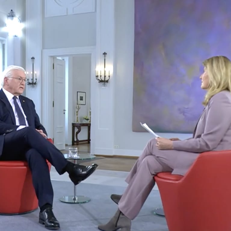 Bundespräsident Frank-Walter Steinmeier im Gespräch mit Tina Hassel (Foto: ard-foto s1, ARD Berlin)