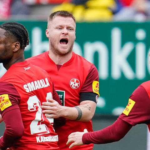 FCK mit breiter Brust gegen Hannover 96 (Foto: picture-alliance / Reportdienste, Picture Alliance)