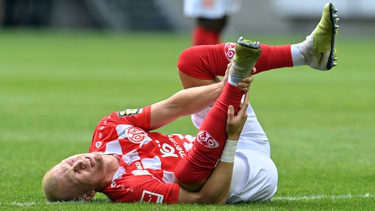Andreas Hanche-Olsen hatte sich im Testspiel gegen den FC Burnley verletzt. (Foto: IMAGO, IMAGO / HJS)