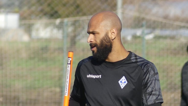 Blau-schwarz statt rot - Terrence Boyd ist der neue Hoffnungsträger beim SV Waldhof Mannheim 