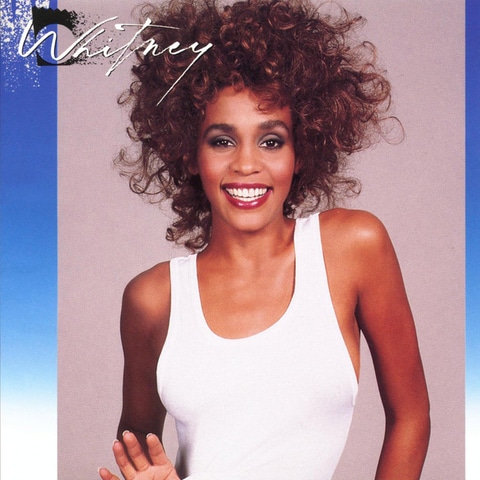 Vor 35 Jahren veröffentlichte Whitney Houston ihr Album "Whitney", bis heute ihre erfolgreichste Platte. Für ihren Song "I Wanna Dance With Somebody" bekam die Popdiva sogar einen Grammy. Jetzt wurde Whitney Houstons Leben im Biopic "I Wanna Dance With Somebody" sogar verfilmt.