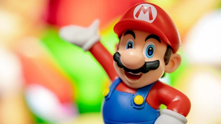 Spielfigure Super Mario aus dem Spieleklassiker "Mario Bros."