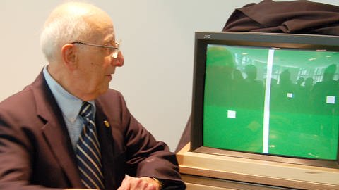 Ralph Baer gilt als der Einwickler der ersten kommerziell verfügbaren Spiele-Konsole "Magnavox Odyssee" | Retro Konsolen