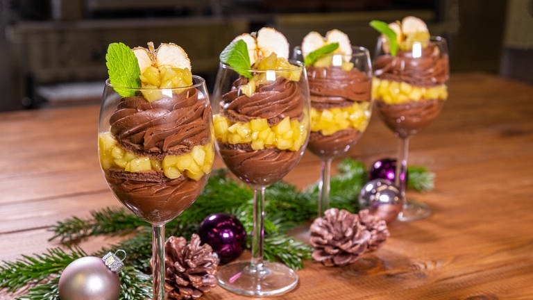 Weihnachtsmenü: Dessert mit Apfel und Lebkuchen