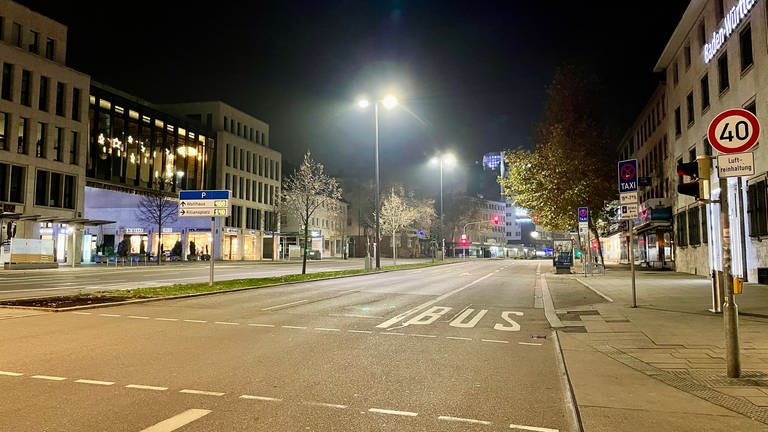 Leere Straßen in der Heilbronner Innenstadt während der Ausgangssperre in der Corona-Pandemie. (Foto: SWR, Simon Ukena (Archiv))