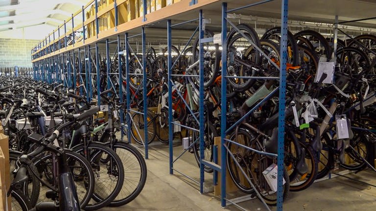 Ein volles Lager in der Bike Arena Bender in Heilbronn