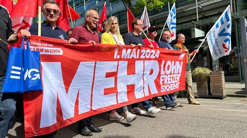 Der Deutsche Gewerkschaftsbund hat am 1. Mai in Karlsruhe zu einer Demonstration und Kundgebungen aufgerufen. (Foto: SWR)