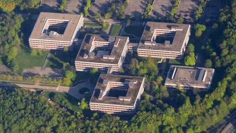 Die Zukunft des Bauvorhabens auf dem Eiermann-Campus in Stuttgart ist wieder offen. Der bisherige Eigentümer Adler Group will das Areal am Rande des Stadtteils Vaihingen verkaufen.