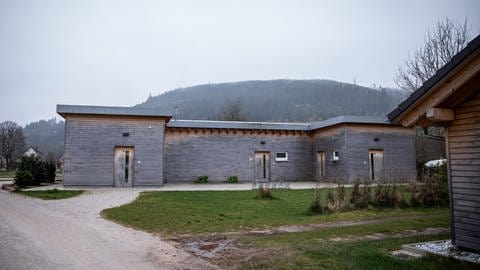 Nachhaltiges Sanitärhaus auf dem Campingplatz (Foto: SWR, Tabea Günzler)