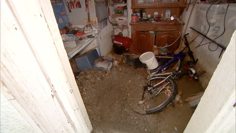 Bei einem Unwetter im Zollenrnalbkreis am 07.05.2023 sind zahlreiche Wohnungen und Keller mit Wasser vollgelaufen. Wasser und Schlamm haben Gärten verwüstet.