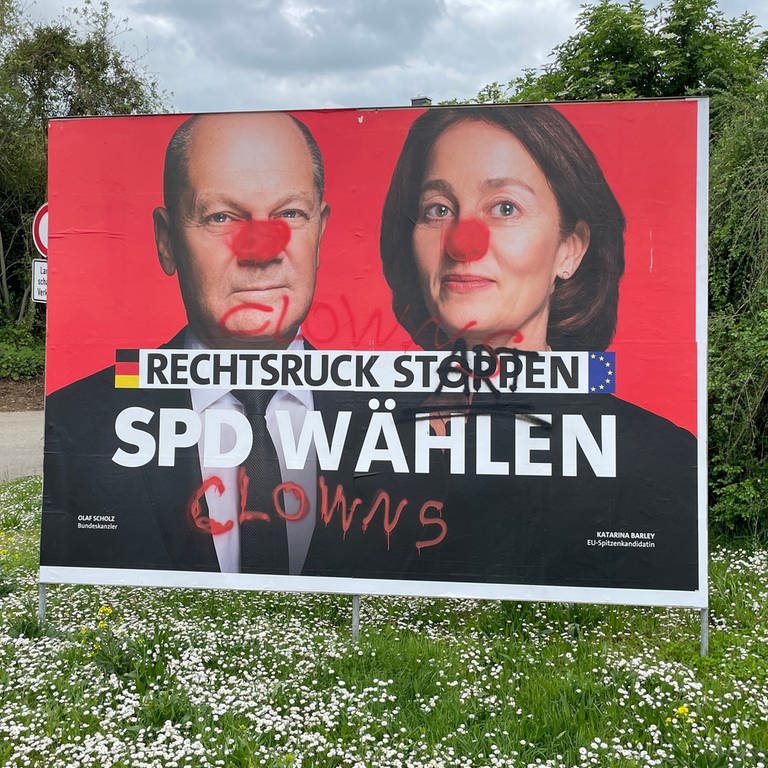 Beschmiertes, zerstörtes Wahlplakat in Mainz Kommunalwahl und Europawahl 2024