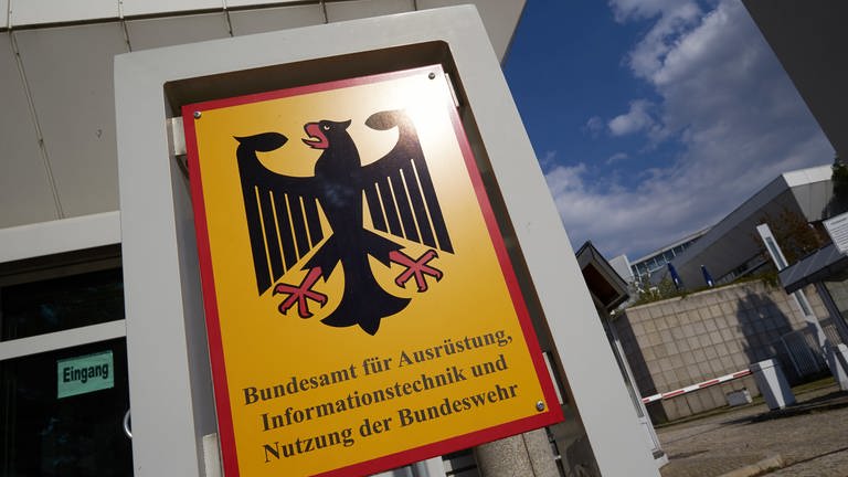 Mitarbeiter des Bundesamts für Ausrüstung, Informationstechnik und Nutzung der Bundeswehr in Koblenz wegen Spionage für Russland festgenommen