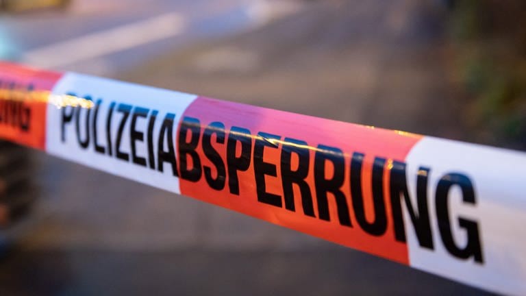 Nach stundenlanger Suche durch Polizei, Feuerwehr und Rettungskräfte wurde die vermisste Frau am Freitagvormittag tot in Saulheim gefunden. (Foto: dpa Bildfunk, dpa Patrick Seeger)