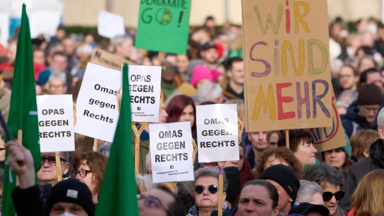 Demonstration gegen Rechtsextremismus in Mainz (Foto: dpa Bildfunk, picture alliance/dpa | Thomas Frey)