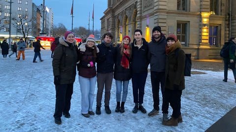 Diese Freundesgruppe hat die Demo gegen Rechts in Mainz organisiert.