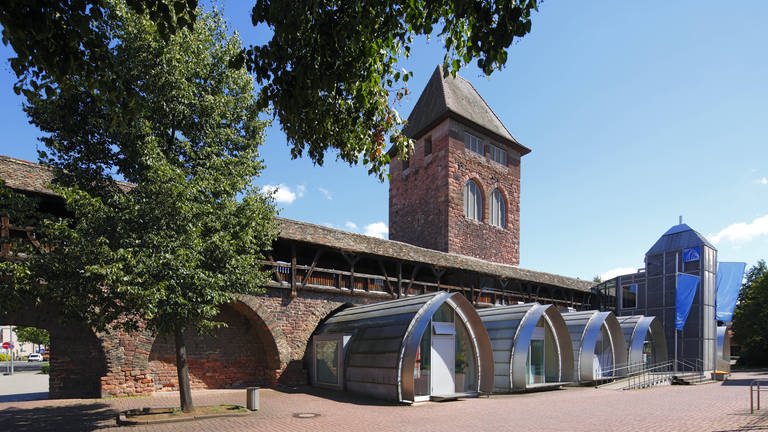 Das Nibelungenmuseum in Worms ist sanierungsbedürftig und wird erst einmal geschlossen.  (Foto: IMAGO, IMAGO / Werner Otto)