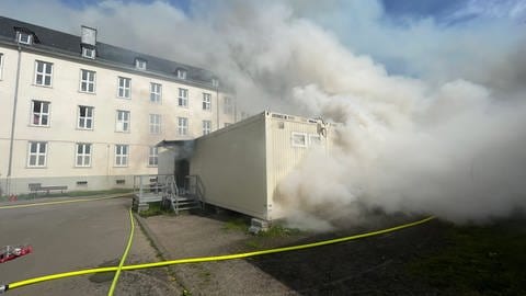 Rauchwolke  (Foto: Feuerwehr Trier, Ernst Mettlach)