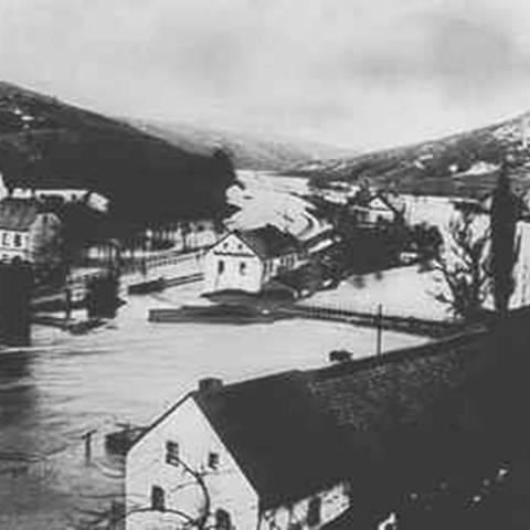 Auch der Ort Mürlenbach wurde im Januar 1918 von der Kyll überflutet. Im Heimatjahrbuch Vulkaneifel schreibt Ernst Becker, das Wasser sei "springflutartig" über das Dorf gesprudelt und meterhoch gestiegen.  (Foto: Ernst Becker, Mürlenbach)