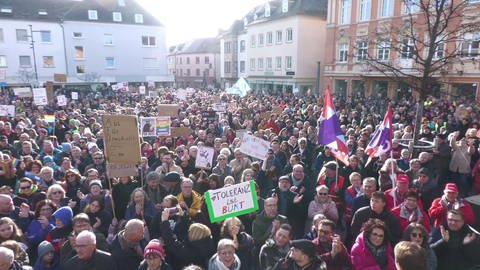 Demos gegen Rechtsextremismus und Rechts in der Region Trier am Samstag in Idar-Oberstein, Wittlich und Bitburg.