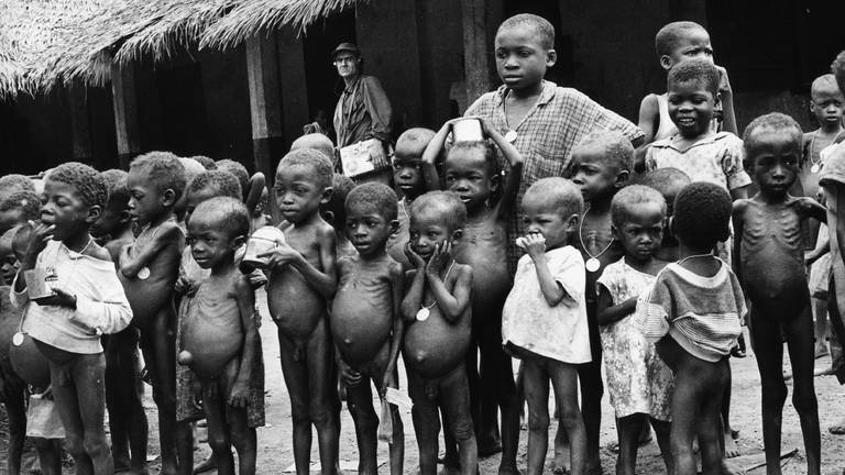 Kinder von Biafra im Okporo Hospital, Nigeria, Januar 1970
