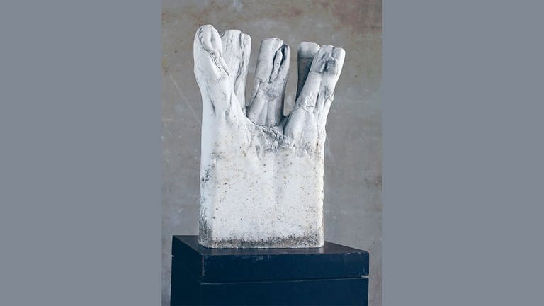 Ausstellung „Erinnerung wird Form – Skulpturen, Reliefs, Fotografien“ des Künstlers Peter Jacobi im Museum und Galerie im Prediger in Schwäbisch Gmünd 