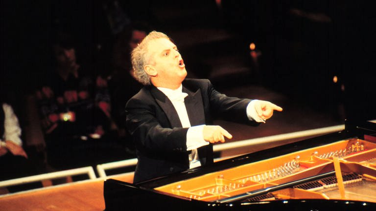 Daniel Barenboim am Klavier in den 80er Jahren (Foto: picture-alliance / Reportdienste, United Archives / kpa)