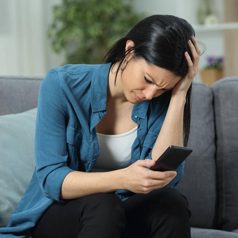 Wenn Ängste oder Depressionen hochkommen, versprechen Online-Therapien schnelle Hilfe
