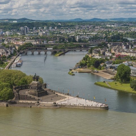 Deutsches Eck, Zusammenfluss von Rhein und Mosel