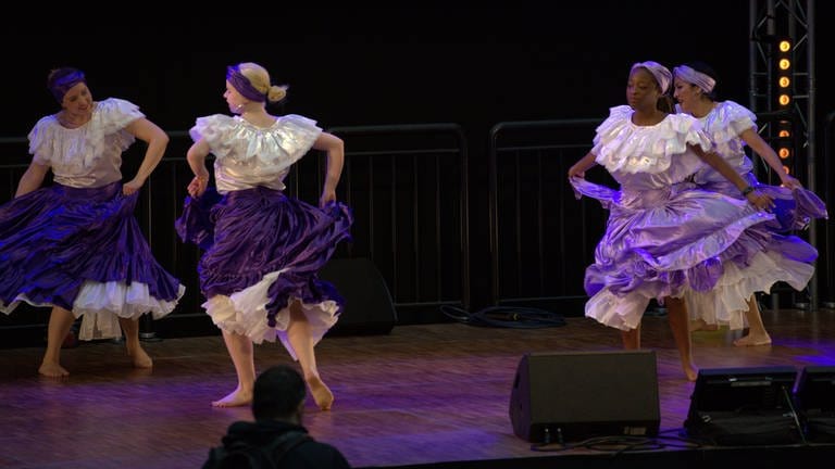 Tanz und Musik aus Peru präsentiert der ILLARY peruanischer Kulturverein e.V. auf der Atriums- und SWR-Bühne der CMT.