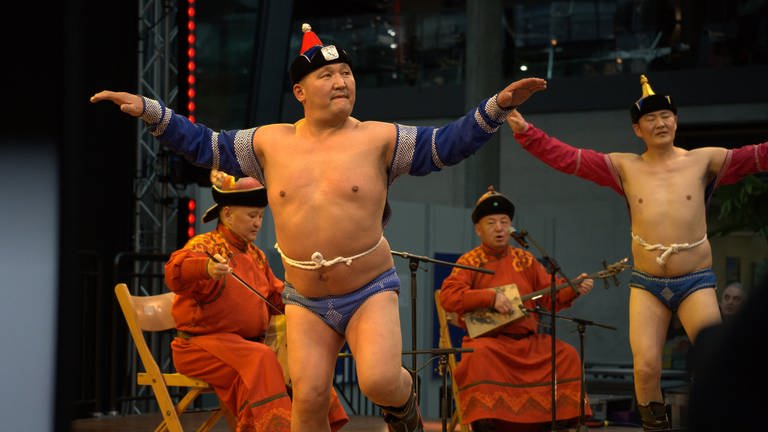 Die Mongolei, das Partnerland der CMT 2023, präsentiert Tanz und Musik auf der Atriums- und SWR-Bühne.