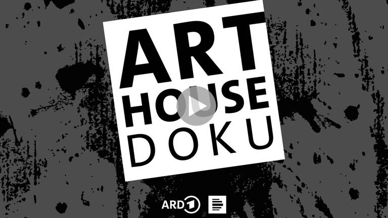 Keyvisual von "Arthouse Doku" mit Playbutton. Titel auf grauem, marmoriertem Hintergrund.