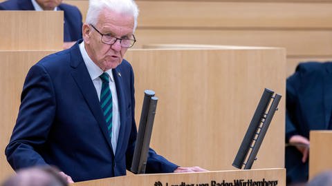 Baden-Württemberg: Ministerpräsident Winfried Kretschmann, früher selbst Lehrer, verteidigte lange Zeit das Turbo-Abitur G8. Nun soll G9 als Abitur wiederkommen.