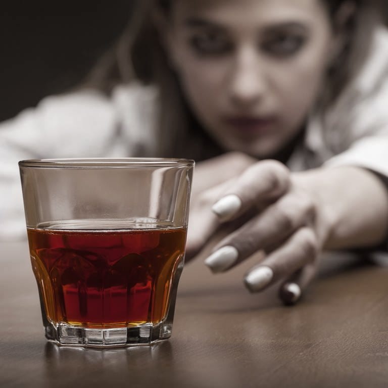 Erleichtert das Narkosemittel Ketamin den Ausstieg aus der Alkoholsucht?