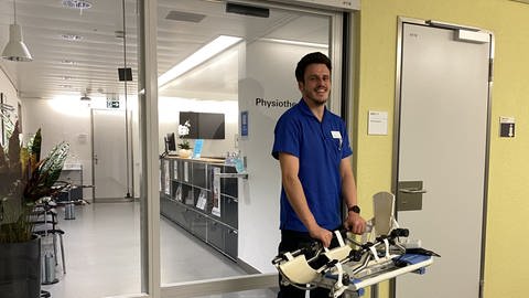 Der Physiotherapeut Julian Minzer arbeitet nun in der Schweiz. 