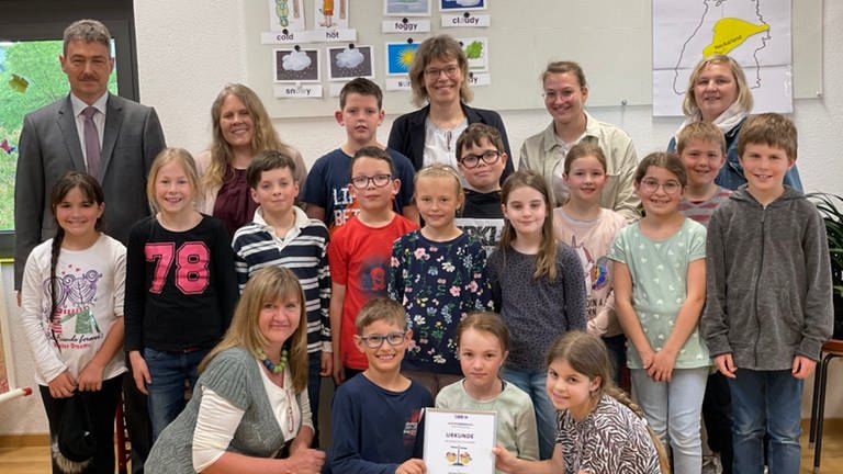 Urkundenüberreichung Medienrechte für Kinder an der Göge-Schule in Hohentengen