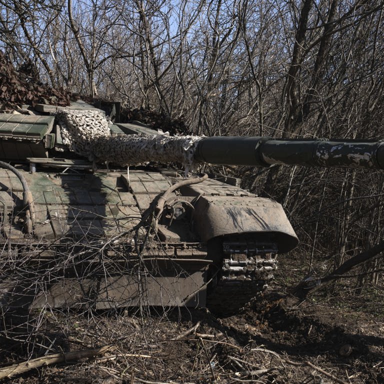 Ein Soldat der 17. ukrainischen Panzerbrigade nahe der Stadt Tschassiw Jar im Februar 2024. (Foto: dpa)