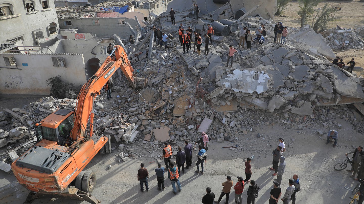 Ein zerstörtes Gebäude in Rafah (Foto: picture alliance / Xinhua News A)